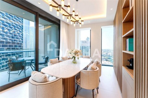Квартира с 3 спальнями в Burj Vista, ОАЭ №162055 12