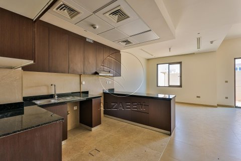 2 bedrooms Townhouse in Khalifa City, UAE No. 90364 10
