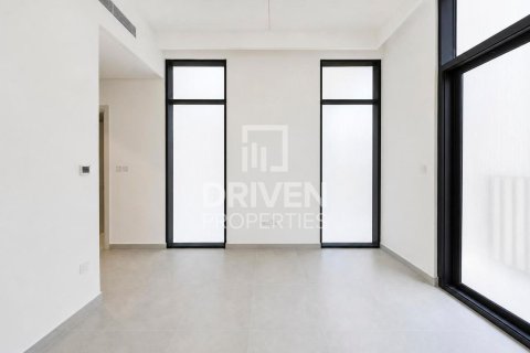4 bedrooms Villa in Mudon, UAE No. 190904 13