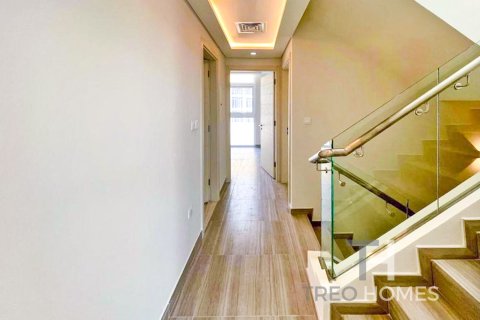 3 bedrooms Townhouse in Dubai, UAE No. 73957 8