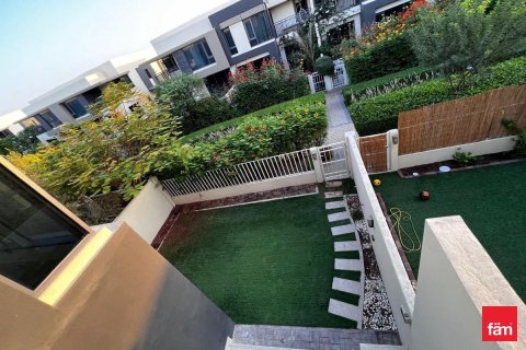 Вилла с 4 спальнями в Дубай Хилс Эстейт, ОАЭ №135714 3