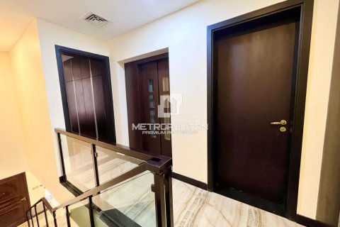 Townhouse de 4 dormitorios  No. 128312 8