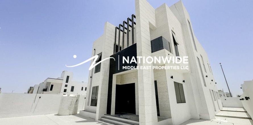 Villa de 5 chambres à Abu Dhabi, UAE No. 99210
