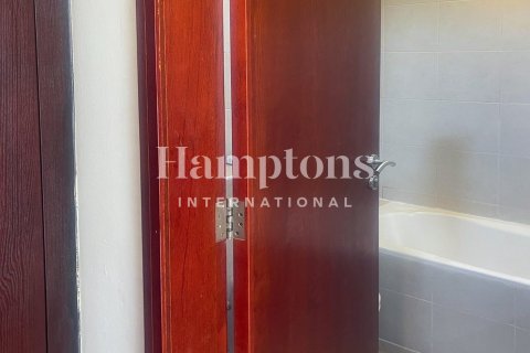 Квартира с 2 спальнями в Icon Tower 2, ОАЭ №142001 5