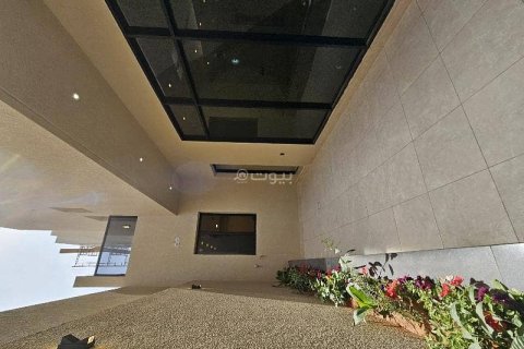 8 bedrooms Villa in Riyadh, Saudi Arabia No. 59927 7