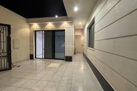 Villa de 5 dormitorios en Khobar, Saudi Arabia No. 59974 3