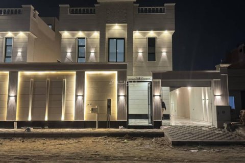 Villa de 5 dormitorios en Khobar, Saudi Arabia No. 59974 1