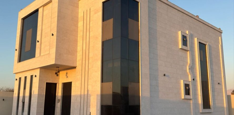 5 bedrooms Villa in Seih Al Uraibi, UAE No. 184301
