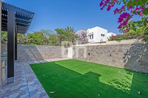Villa de 4 dormitorios  No. 114883 7