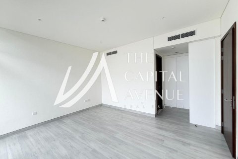 4 bedrooms Villa in Abu Dhabi, UAE No. 186850 8