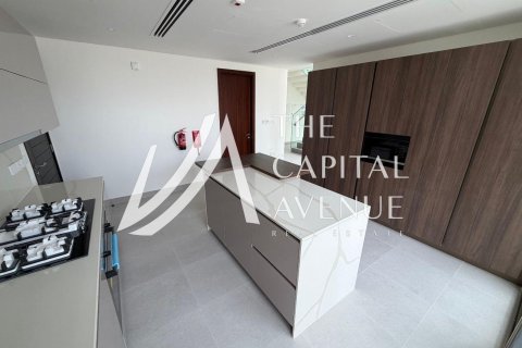 4 bedrooms Villa in Abu Dhabi, UAE No. 186850 5