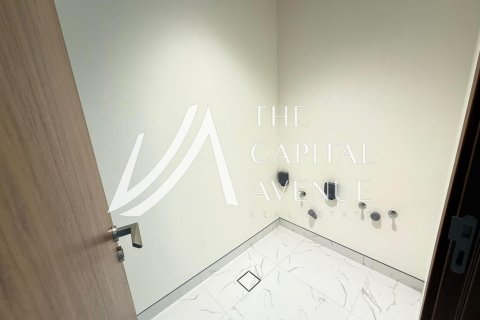 4 bedrooms Townhouse in Abu Dhabi, UAE No. 186851 12