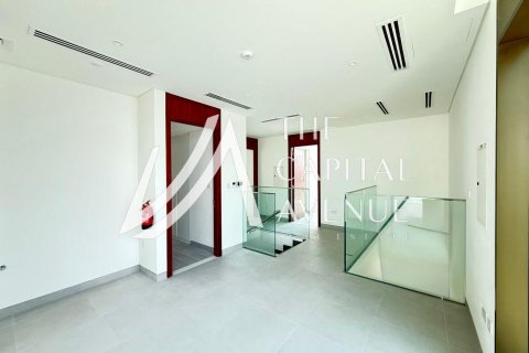 4 bedrooms Townhouse in Abu Dhabi, UAE No. 186851 6