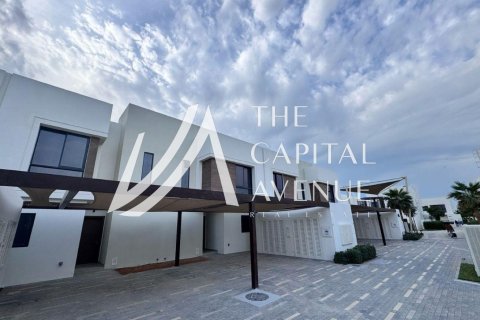 Townhouse de 2 dormitorios en  Yas Island, UAE No. 185540