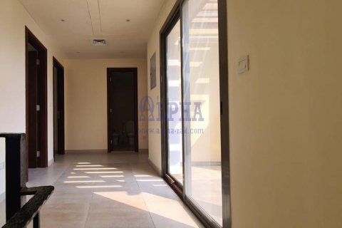 3 bedrooms Townhouse in Al Hamra Village, UAE No. 149196 12
