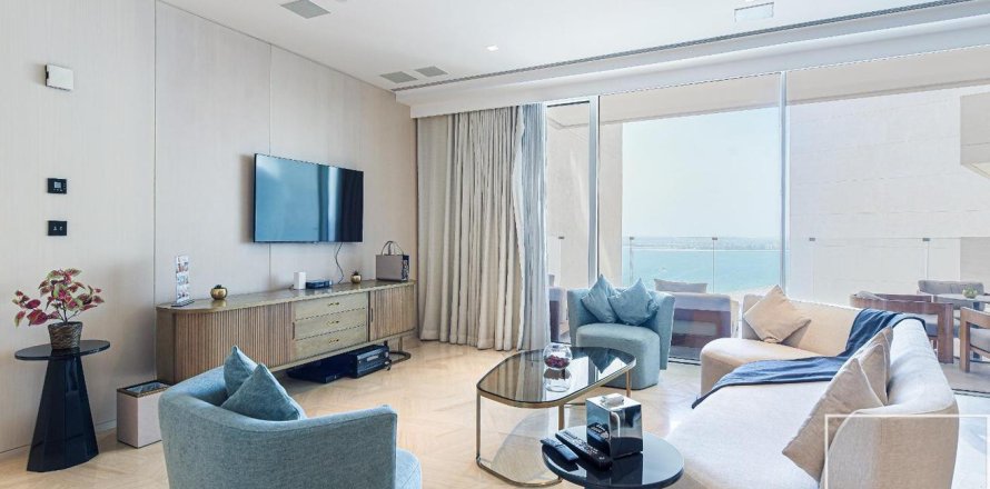 Квартира с 2 спальнями в FIVE Palm Jumeirah, ОАЭ №136556