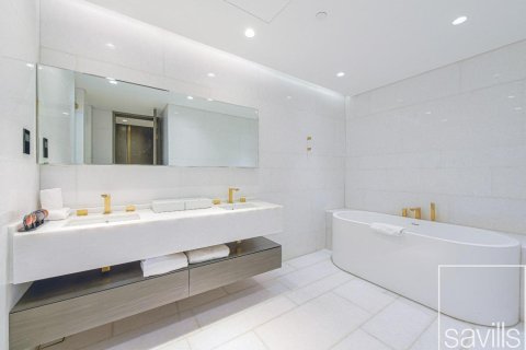 Квартира с 2 спальнями в FIVE Palm Jumeirah, ОАЭ №136556 14