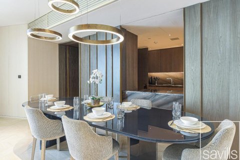Квартира с 2 спальнями в FIVE Palm Jumeirah, ОАЭ №136556 4