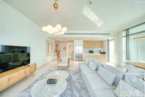 Квартира с 3 спальнями в EMAAR Beachfront, ОАЭ №136557 8