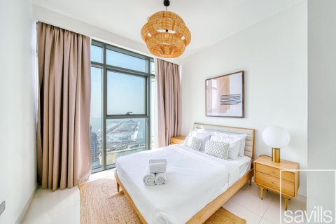 Квартира с 3 спальнями в EMAAR Beachfront, ОАЭ №136557 23