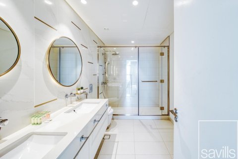 Квартира с 3 спальнями в EMAAR Beachfront, ОАЭ №136557 13