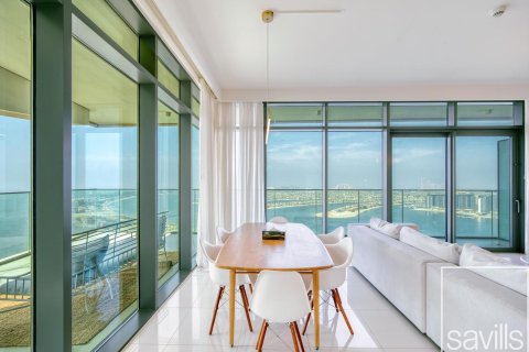 Квартира с 3 спальнями в EMAAR Beachfront, ОАЭ №136557 11