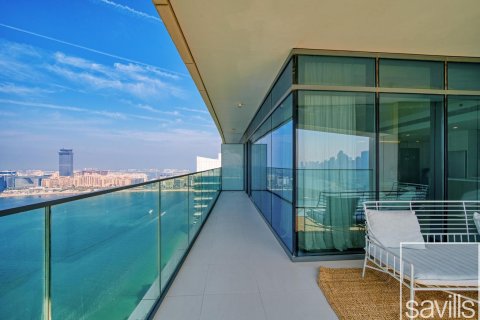 Квартира с 3 спальнями в EMAAR Beachfront, ОАЭ №136557 5