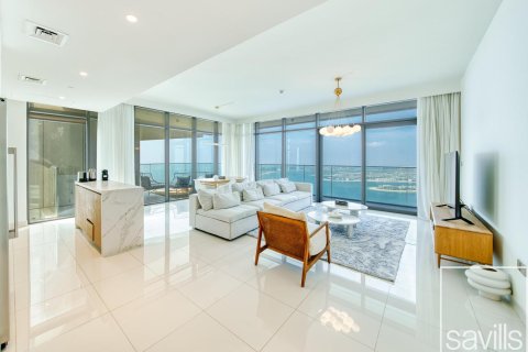 Квартира с 3 спальнями в EMAAR Beachfront, ОАЭ №136557 4