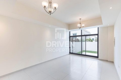 Villa de 4 chambres à District 11, UAE No. 210046 4