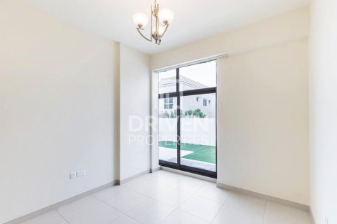 Villa de 4 chambres à District 11, UAE No. 210046 5
