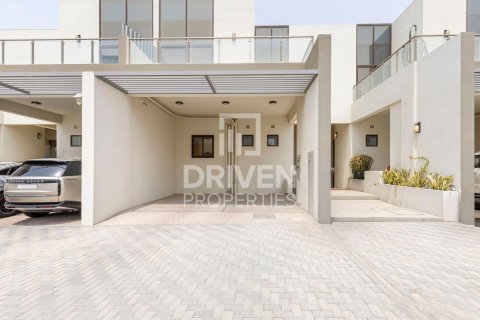 Villa de 4 chambres à District 11, UAE No. 210046 27