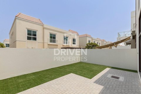 Villa de 4 chambres à District 11, UAE No. 210046 24