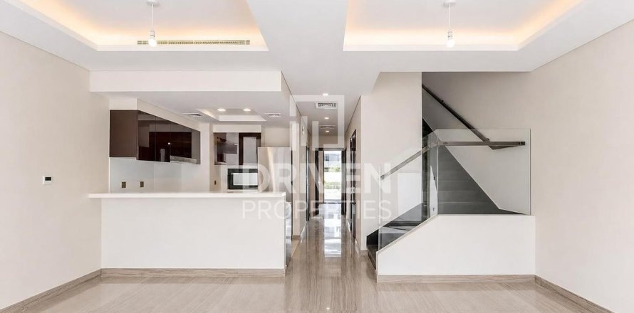 Townhouse de 4 chambres à Trump Estates, UAE No. 210045