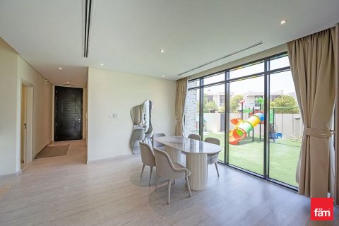 3 bedrooms Townhouse in Dubai, UAE No. 147832 6
