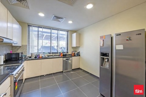 3 bedrooms Townhouse in Dubai, UAE No. 147832 8