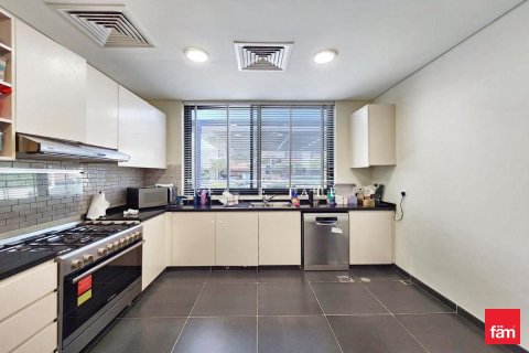 3 bedrooms Townhouse in Dubai, UAE No. 147832 7