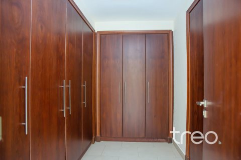 3 bedrooms Villa in Casa, UAE No. 188024 21