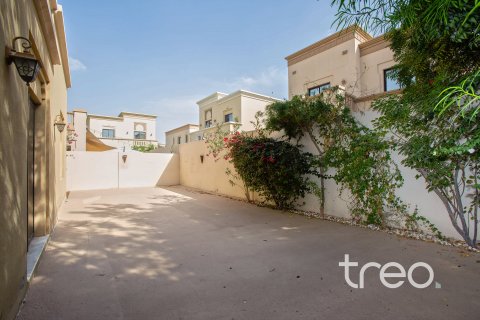 3 bedrooms Villa in Casa, UAE No. 188024 24
