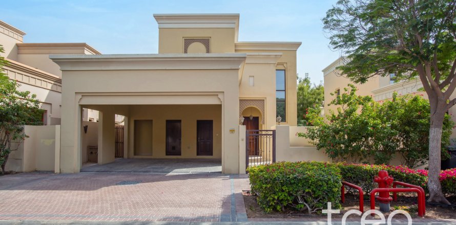 3 bedrooms Villa in Casa, UAE No. 188024