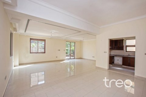 3 bedrooms Villa in Casa, UAE No. 188024 3
