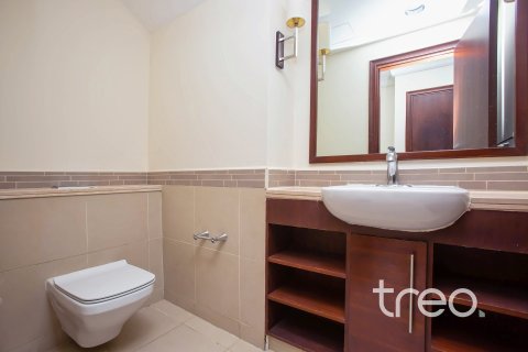 3 bedrooms Villa in Casa, UAE No. 188024 8
