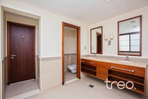 3 bedrooms Villa in Casa, UAE No. 188024 23