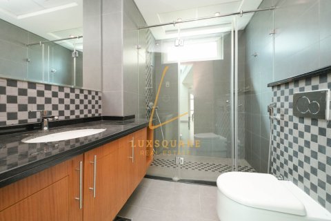 Villa de 4 dormitorios en Jumeirah Park, UAE No. 150261 28