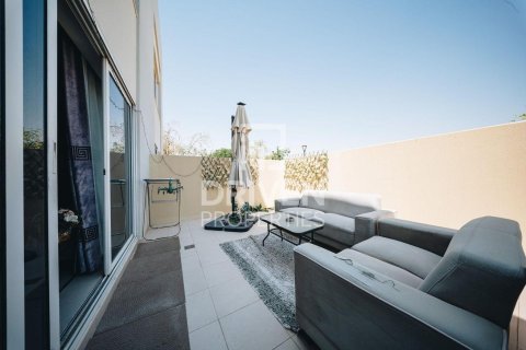 Apartment de 2 dormitorios en EMAAR South, UAE No. 190448 12