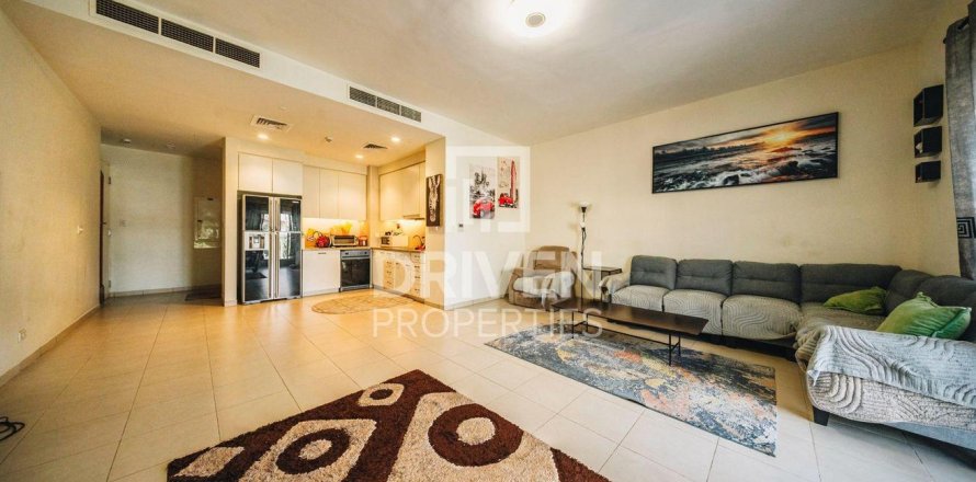 Apartment de 2 dormitorios en EMAAR South, UAE No. 190448
