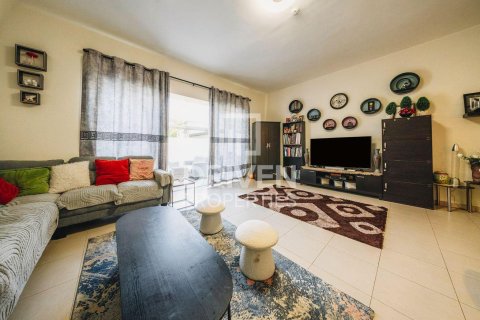 Apartment de 2 dormitorios en EMAAR South, UAE No. 190448 4