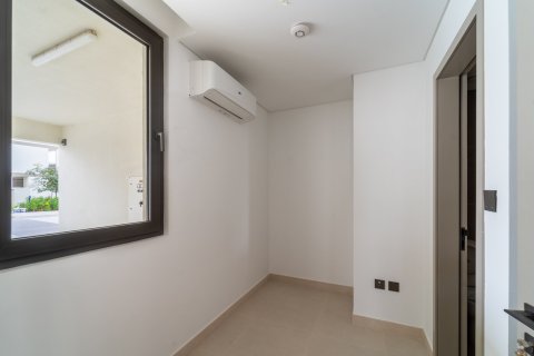 Вилла с 4 спальнями в Dubai Sports City, ОАЭ №205760 11