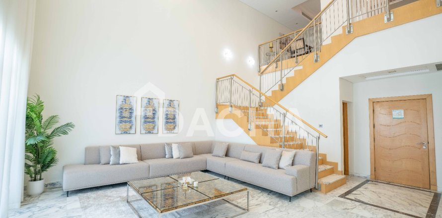 Квартира с 4 спальнями в Shoreline Apartments, ОАЭ №155656