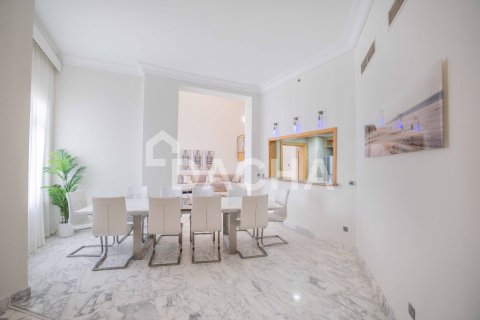 Квартира с 4 спальнями в Shoreline Apartments, ОАЭ №155656 16