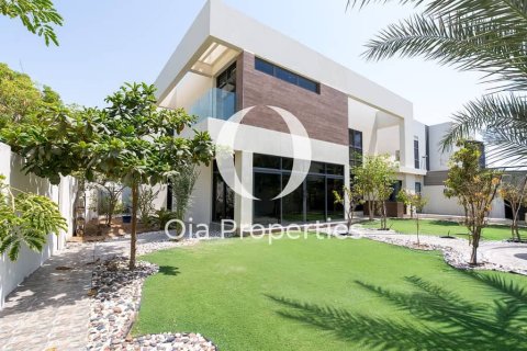 Villa de 5 dormitorios  No. 114979 2